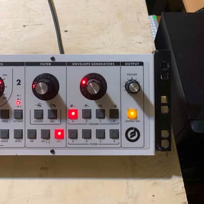 Moog Slim Phatty white model🌞Rare and  analog ! image 4