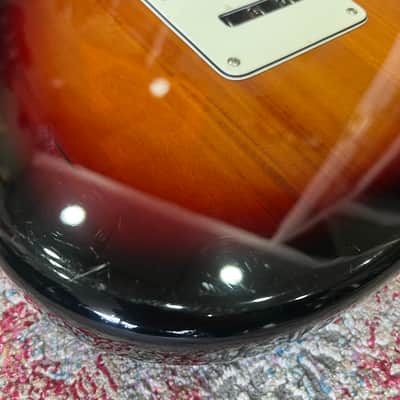 Squier Classic Vibe '70s Stratocaster HSS 2011 - 3-Tone Sunburst image 17