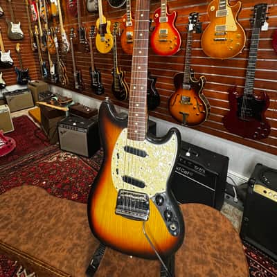 Fender Mustang Guitar with Rosewood Fretboard 1972 - 1978 - Sunburst image 11