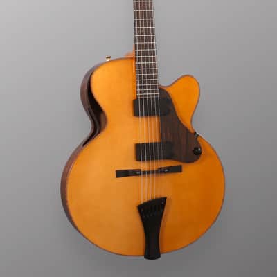 Jaén Guitars Siracusa 16E - 2023 - Natural - European Spruce / English Walnut. NEW (Authorized Dealer) image 2