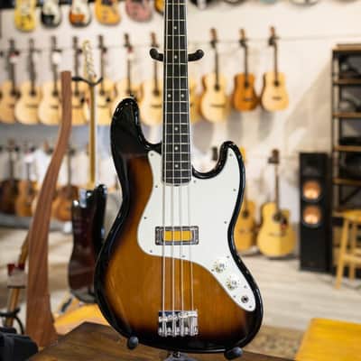 Fender Gold Foil Jazz Bass, Ebony Fingerboard, 2-Color Sunburst - Deluxe Gig Bag image 2