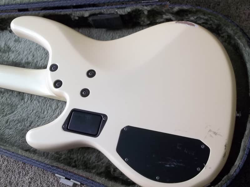 Fender Heartfield DR Bass (DR4-C) | Reverb