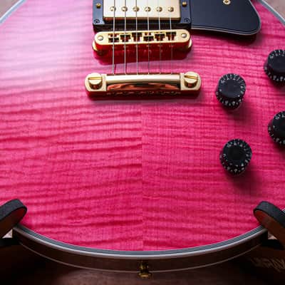 GIBSON USA Custom Shop Dealer Select Les Paul Custom AAA+ "Trans Pink + Ebony" (2026) image 5