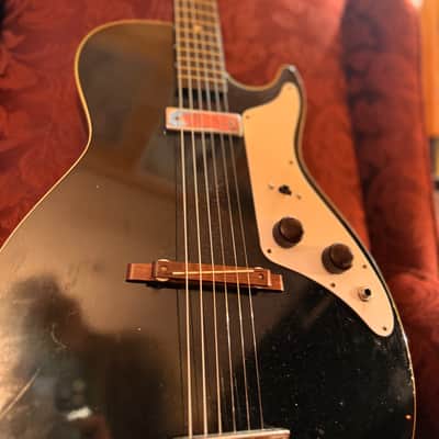 Alden Tuxedo Guitar 1959-1969 - Black n white image 2