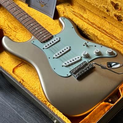 2014 Fender Custom Shop 1964 Stratocaster Shoreline Gold Flamed Maple Neck Closet Classic image 4