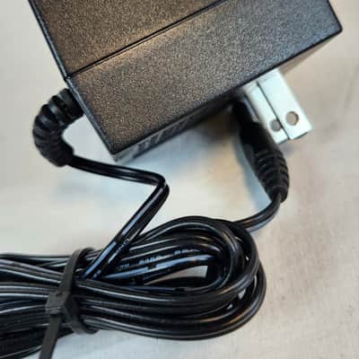 Fender OEM Amp Can Power Supply, 15VDC, 400ma, (+, Barrel Tip image 4
