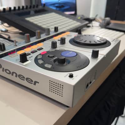 Pioneer EFX 500 (MINT CONDITION) image 2