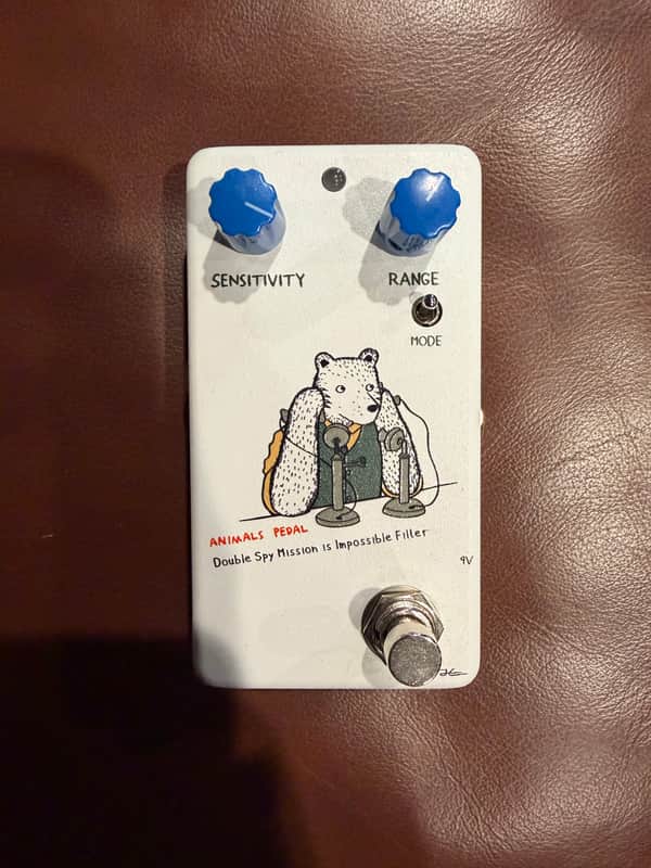 Animals Pedal Double Spy Mission is Impossible Filter 2022 - Present - White / Bear Graphic image 1