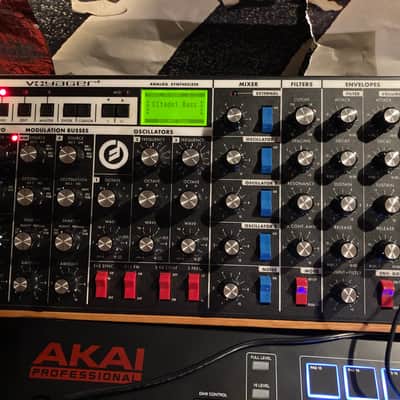 Moog Minimoog Voyager RME Rack Mount Edition Monophonic Synthesizer 2005 - 2015 - Black image 1