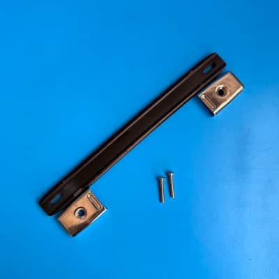 Fender Rumble 15 (PR2490) Bass Amplifier Part: Carrying Handle with Screws image 6