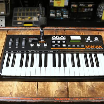 Akai Miniak 2010s - Black image 1