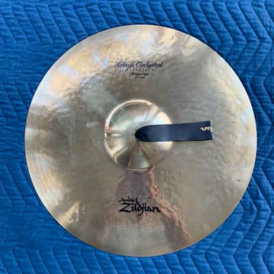 Zildjian 17" Classic Orchestral Selection Medium Light Pair Brilliant image 2