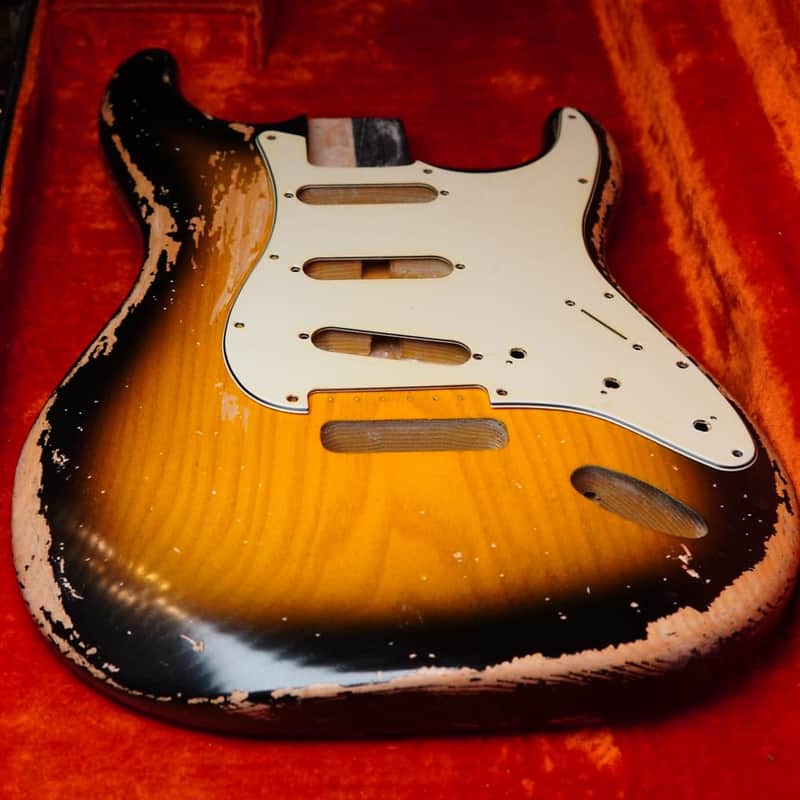 Freakaster Stratocaster Relic Body 2 Tone Sunburst image 1