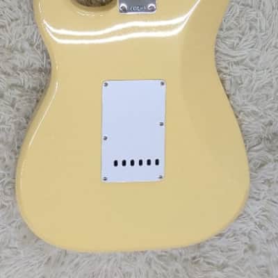Mint Fender Yngwie Malmsteen Stratocaster White Electric Guitar, Scalloped board image 2