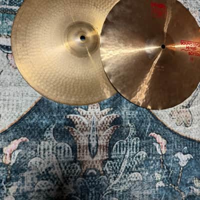 Paiste 14" 2002 Sound Edge Hi-Hat Cymbals (Pair) - Traditional, Used image 3