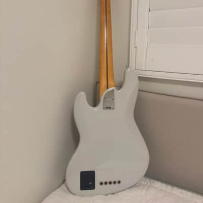 Fender American Ultra II Jazz Bass V with Maple Fretboard - Avalanche image 8