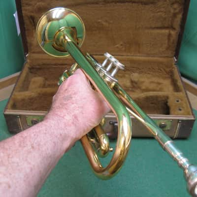 Yamaha YTR232 Trumpet - Reconditioned - Oversized Case & Yamaha 11 MP image 14
