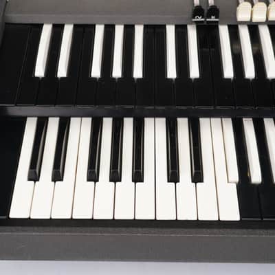 Vox V305 Continental Baroque Keyboard w/ Case #59085 image 10
