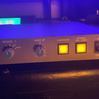 Stam Audio SA4000 MK1 SSL Style VCA Buss Compressor - Grey image 3