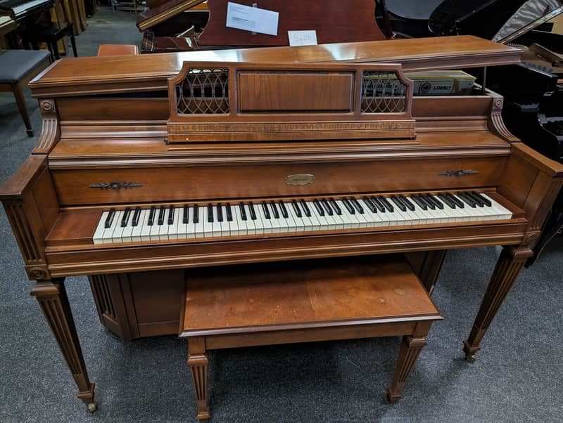Lowrey Piano with grand lid 70s - Walnut image 1