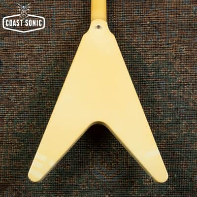 2000 Gibson Flying V '67 Reissue Alpine White w/ Case image 3