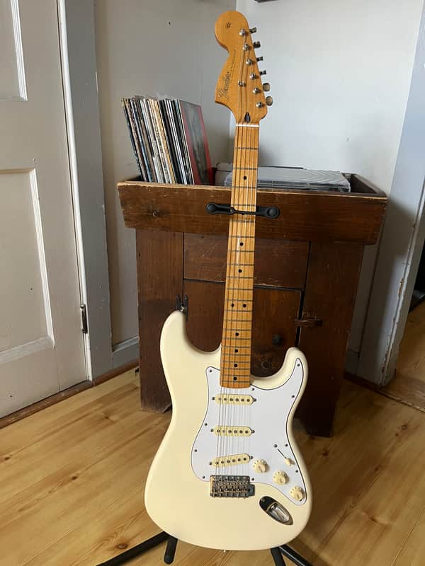 Fender Jimi Hendrix Artist Series Signature Stratocaster 2015 - Present - Olympic White