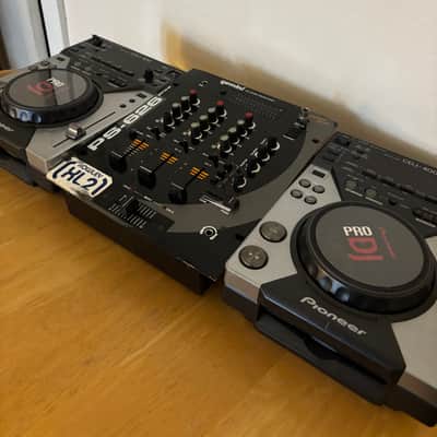 Pioneer CDJ 400’s with mixer & hard case image 4