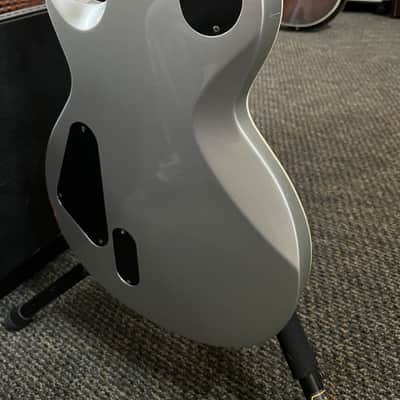 ESP LTD Deluxe 2010 - Silver burst image 17