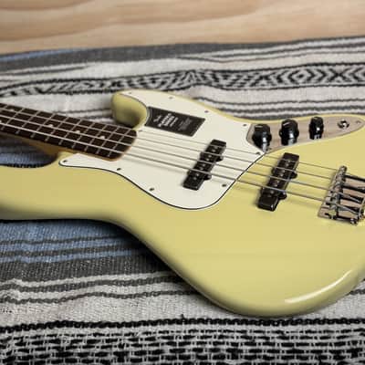 Fender Player II Jazz Bass Hialeah Yellow image 4
