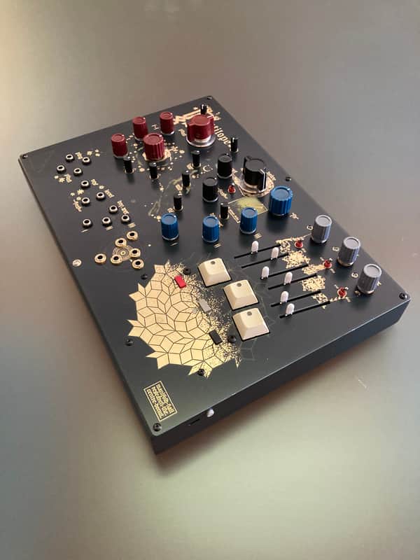 Manifold Research Centre Antilope — Desktop Experimental Drum Synth & Audio Processor Bild 1