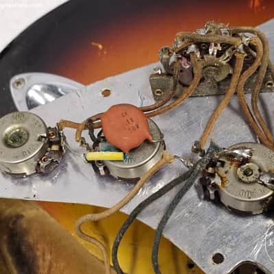 Fender Stratocaster 1966 3-tone Sunburst image 10