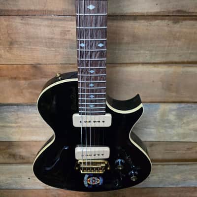 Limited Edition 1998 Gibson USA Blues Hawk Signed by B.B. King w/ Extras image 6