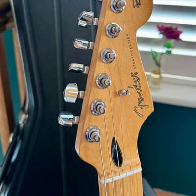2024 Fender 70th Anniversary Player Stratocaster Two Tone Sunburst image 9