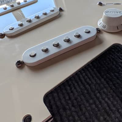 Fender Stratocaster 2007 MIM Loaded Pickguard SSS Pickups image 3