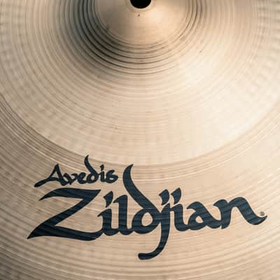 Zildjian 16" Avedis Medium Thin Crash (Mint) image 5