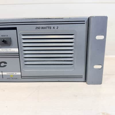 Peavey IP-4C Professional Stereo Power Amplifier 250W x2 Made in USA Late 1980s–Early 1990s image 2