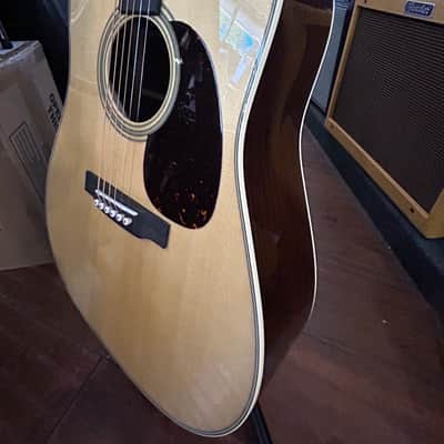 Martin D-28 Natural #2770378 / 4lbs. 8.4oz image 4