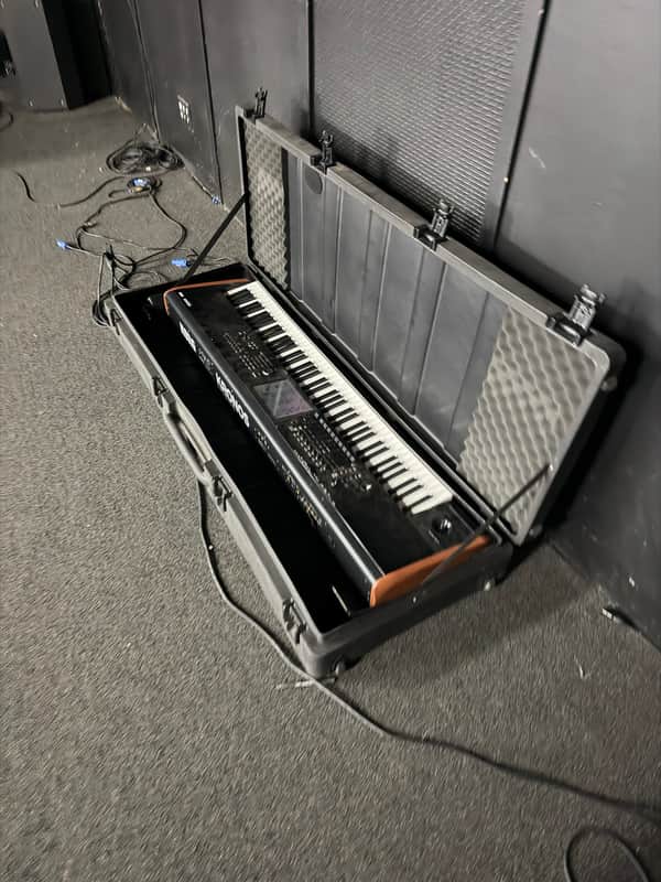 Korg KRONOS 2 88-Key Digital Synthesizer Workstation 2014 - Present - Black/Wood image 1