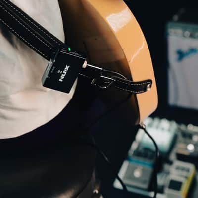 NUX B-8 2.4GHz Wireless Guitar System with Boost and Tuner image 9