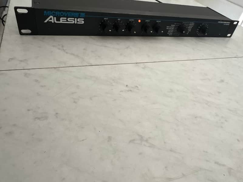 Alesis MicroVerb III 16-Bit Digital Reverb and Delay 1991 - 1996 - Black image 1