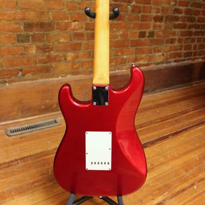 Fender Stratocaster 1997-1998 - CIJ Candy Apple Red image 3
