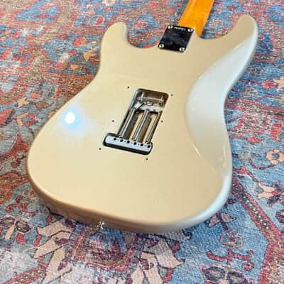 1997 Fender American Vintage '62 Stratocaster - Shoreline Gold image 17