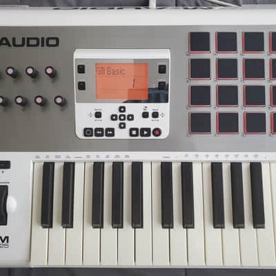 M-Audio Axiom Air 25 2013 - Ivory White (Controller Only - Ignite Software Discontinued) image 1