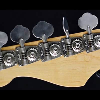 Fender V 1970 - 3 Tone Sunbursst image 7