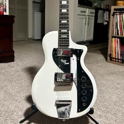 Airline Twin Tone 2010s - White image 1