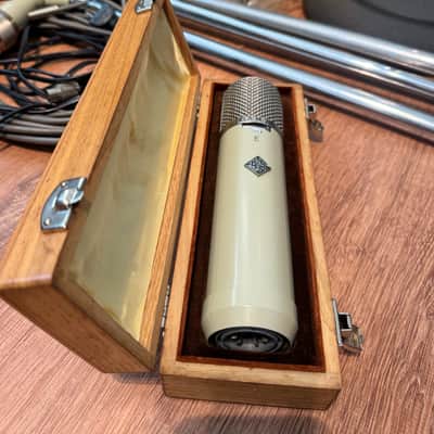 Telefunken ELA M 250E 1960s - Mint Green image 2