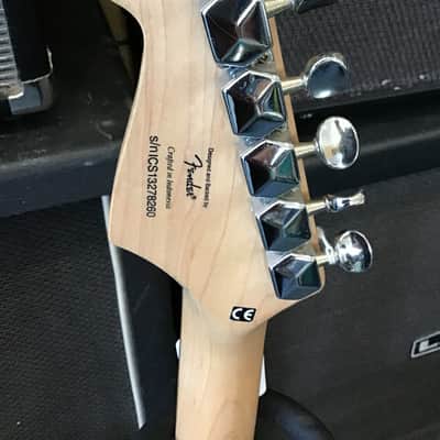 Squier MINI STRATOCASTER LATE 2000’s - RED image 10