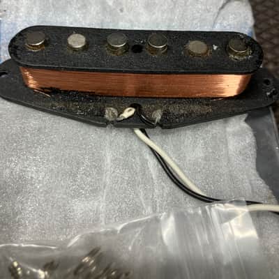 Fender 1985 Japanese contemporary strat pickups image 4