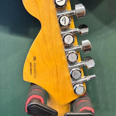 Fender Deluxe Roadhouse Stratocaster with Maple Fretboard 2014 - 2015 - Vintage White image 7
