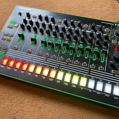 Roland AIRA TR-8 Rhythm Performer Drum Machine 2014 - Present - Black